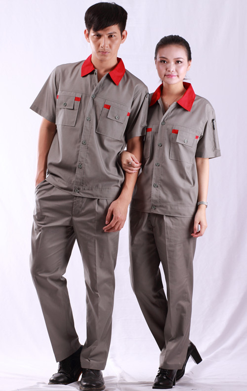 在定制西服時怎么挑選版型?定制西服的清洗方法有哪些?