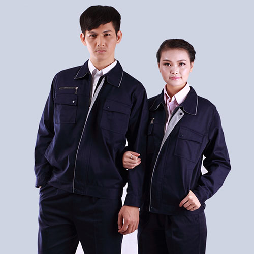 定做工作服和工作服現(xiàn)貨選擇攻略